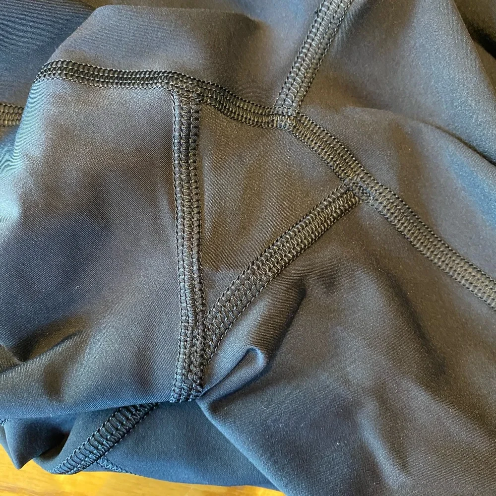 lululemon Fast & Free 25’ Black High-Rise Leggings with Side Pockets - Picture 3 of 5